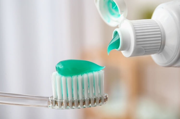 Fluoride treatment toothpaste