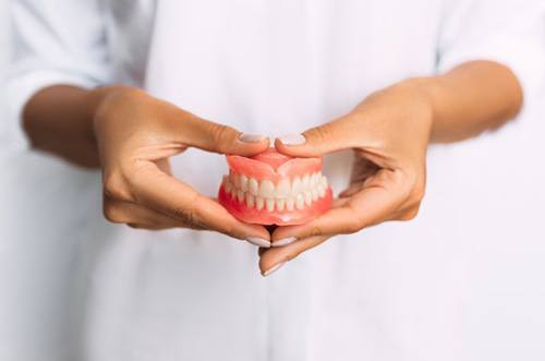 Model of implant dentures