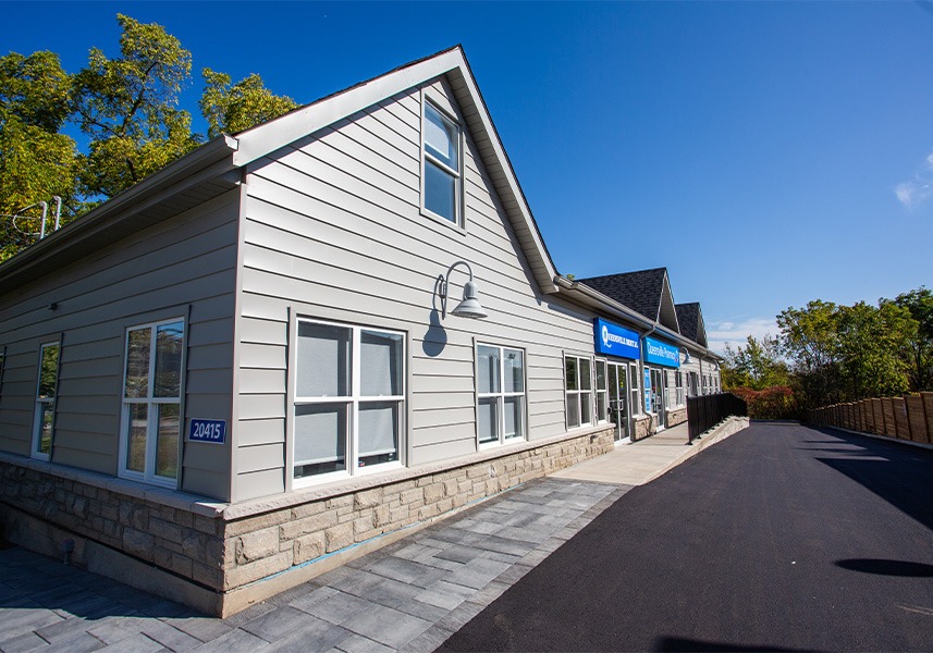 Outside view of East Gwillimbury Ontario dental office