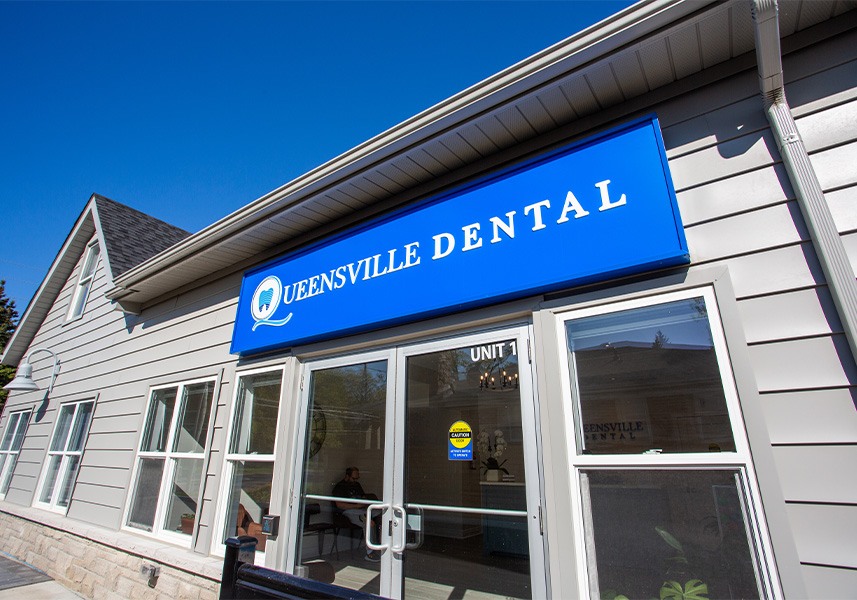 Outside view of East Gwillimbury Ontario dental office